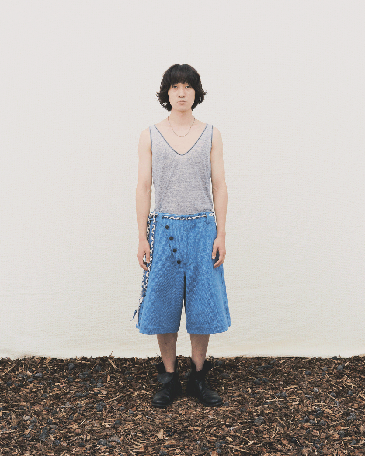 자고류(JAGORYU) LEATHER BUTTON PLACKET BERMUDA - BLUE