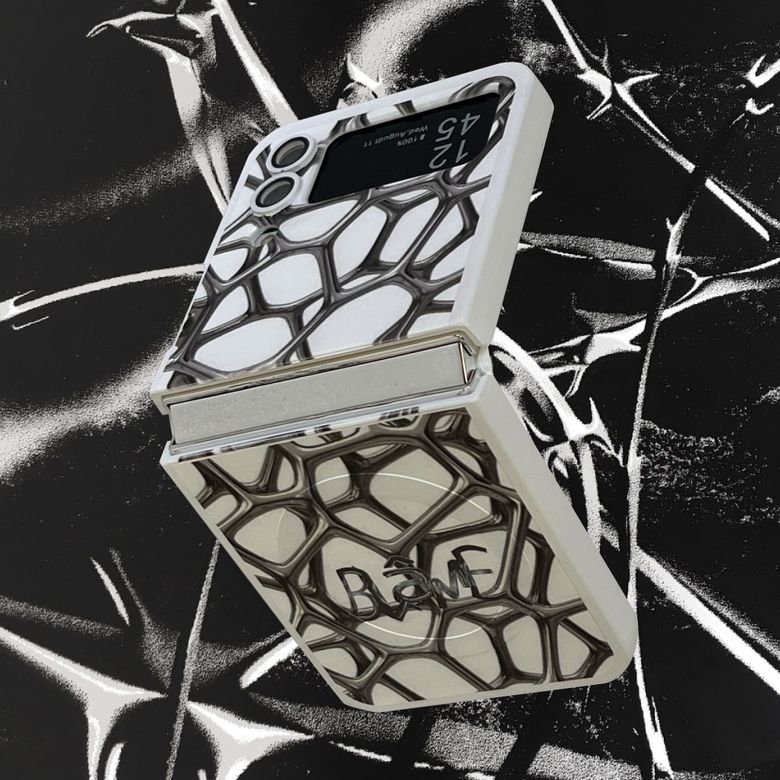 Metal Chain poin Z-Flip case