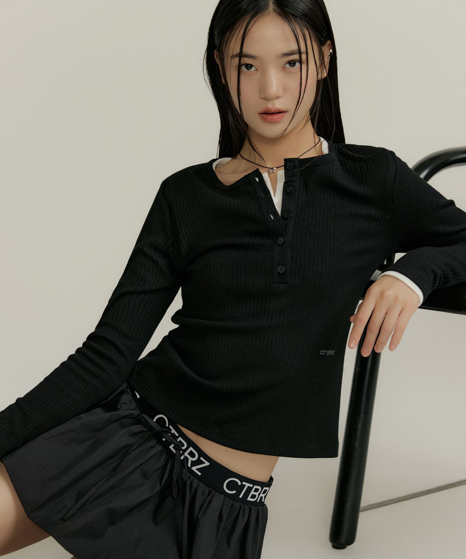 ☆【CITYBREEZE】☆ESSENTIAL HENLEY NECK LONG SLEEVE T-SHIRT MUSINSA | CITYBREEZE WOMAN Essential Henley Neck Long Sleeve