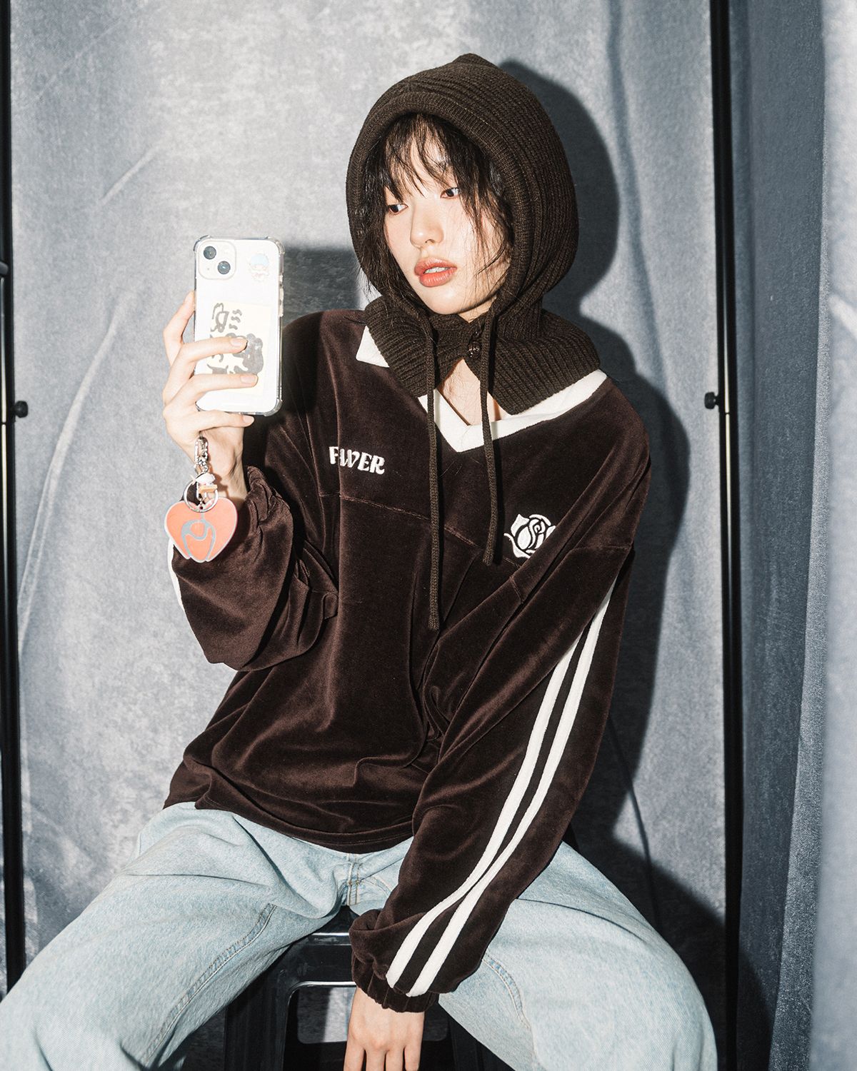 해비즘(HAVISM) OVERSIZE VELOUR V-NECK L/S TEE(BROWN)