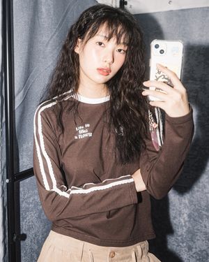 W LLF UNIFORM L/S TEE(BROWN)