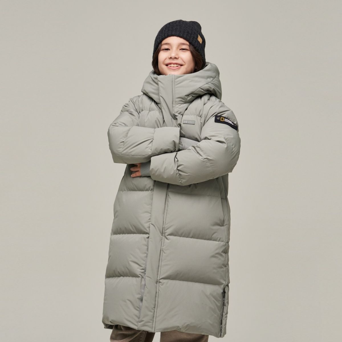 내셔널지오그래픽 키즈(NATIONAL GEOGRAPHIC KIDS) K244UDW990 카이만 구스 헤비 다운 점퍼 LICHENKHAKI