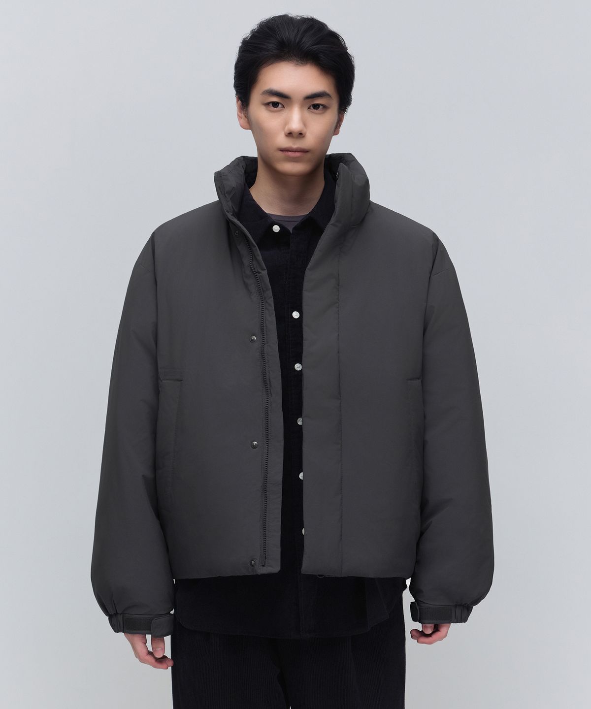무신사 스탠다드(MUSINSA STANDARD) 데일리 푸퍼 미니멀 숏 패딩 재킷 [딤 그레이]