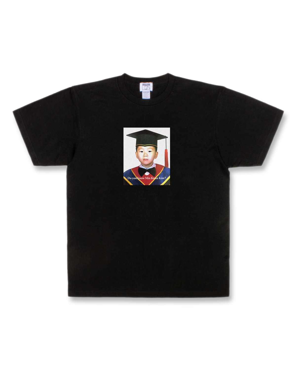미디엄스(MEDIUMS) Graduation Photo Tee - Black (Do you know Min Kwan Kim)