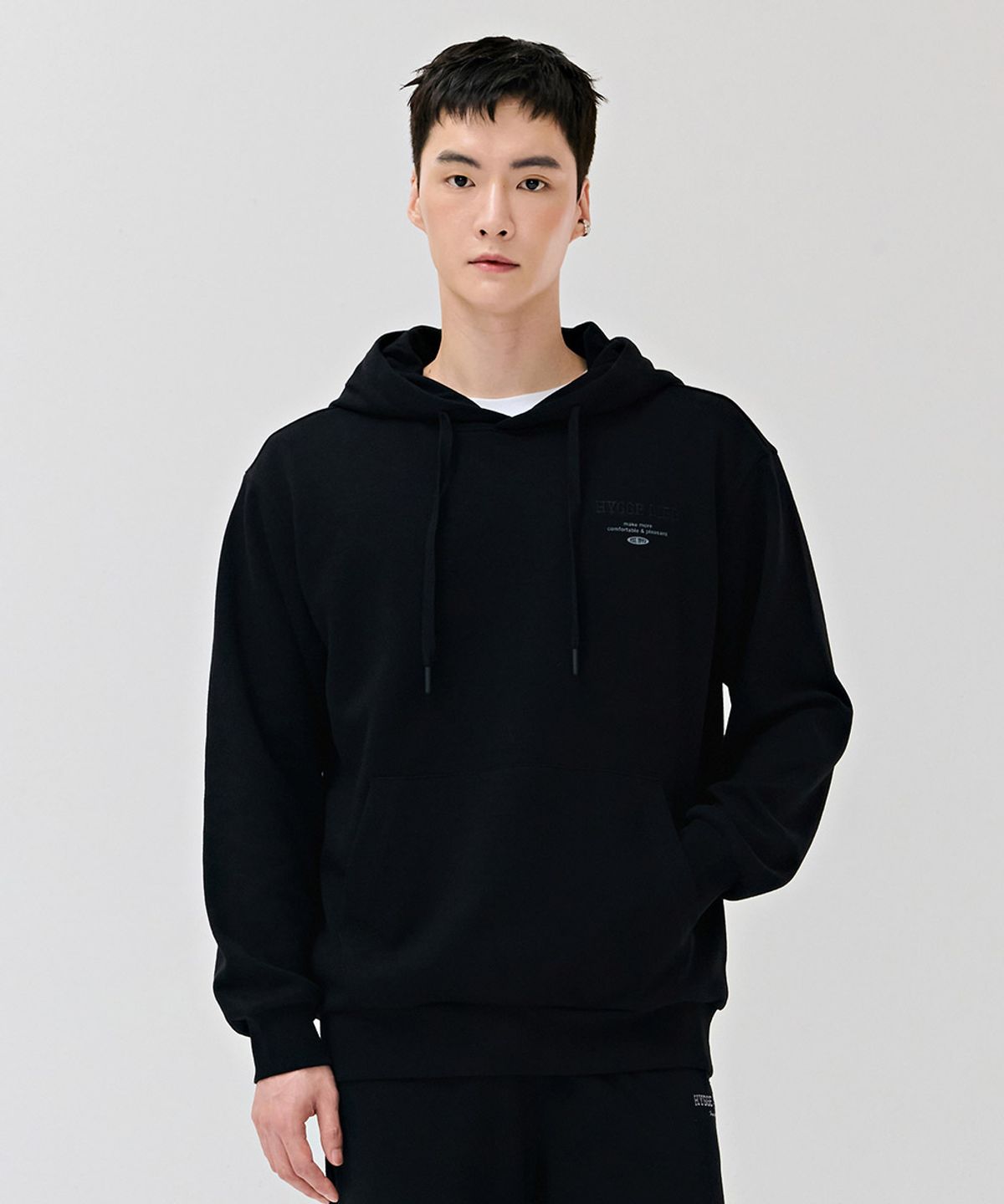 체이스컬트(CHASECULT) 공용 에센셜 레터링 후드 티셔츠-DEZU5104B03