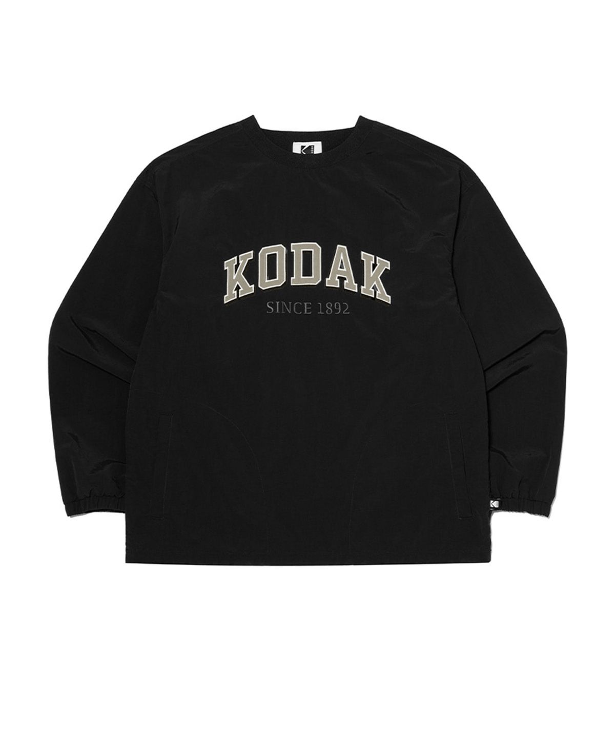 코닥(KODAK) 에센셜 워딩로고 우븐 맨투맨 BLACK