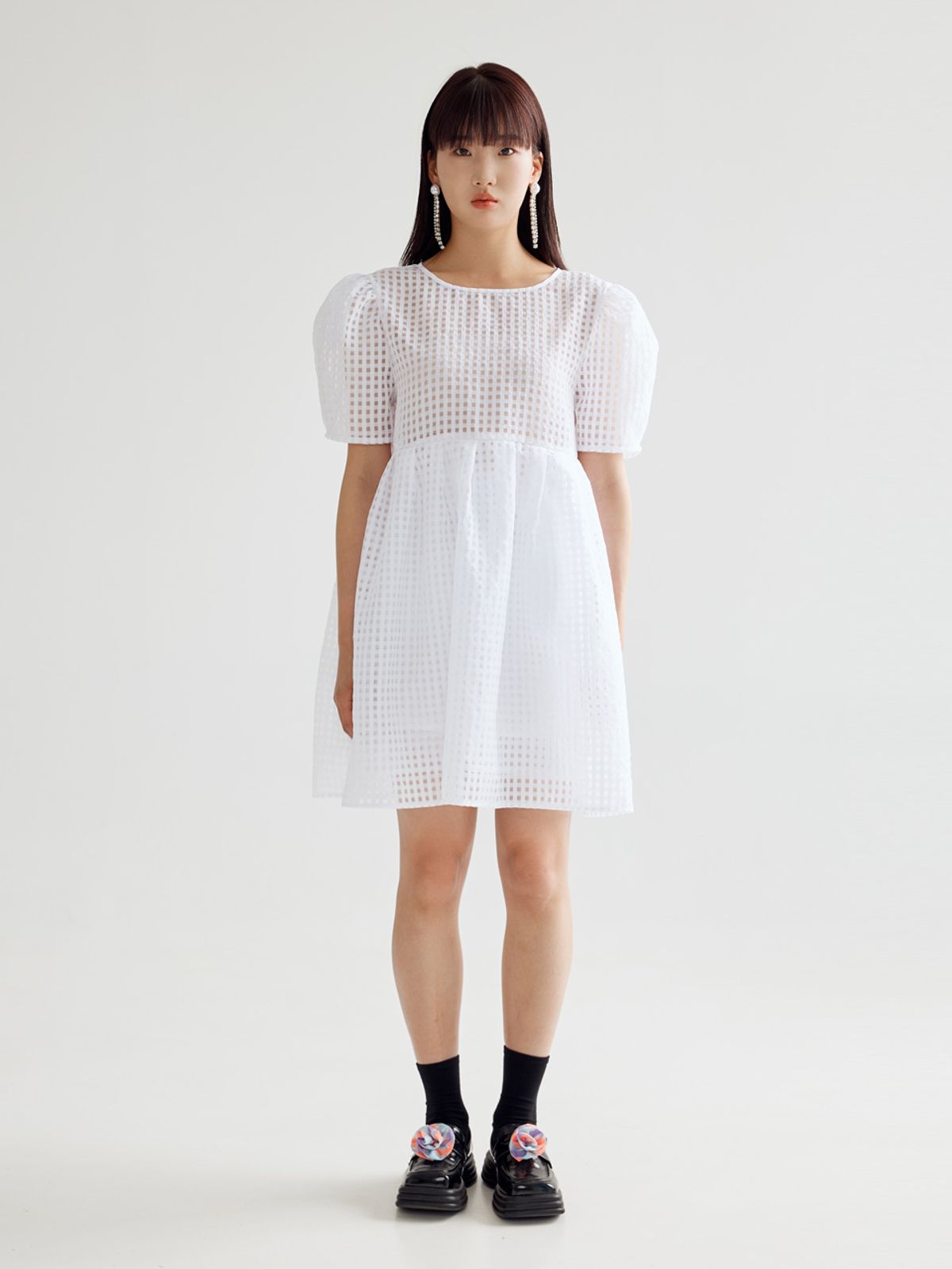 봄날 부티크(BOMNAL BOUTIQUE) 체크 볼륨 미니 드레스 _ 화이트