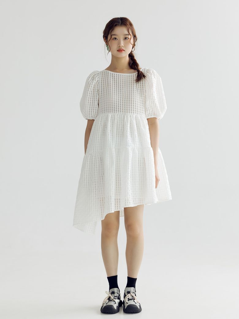 체크 퍼프 라인 미디 드레스 _ 화이트