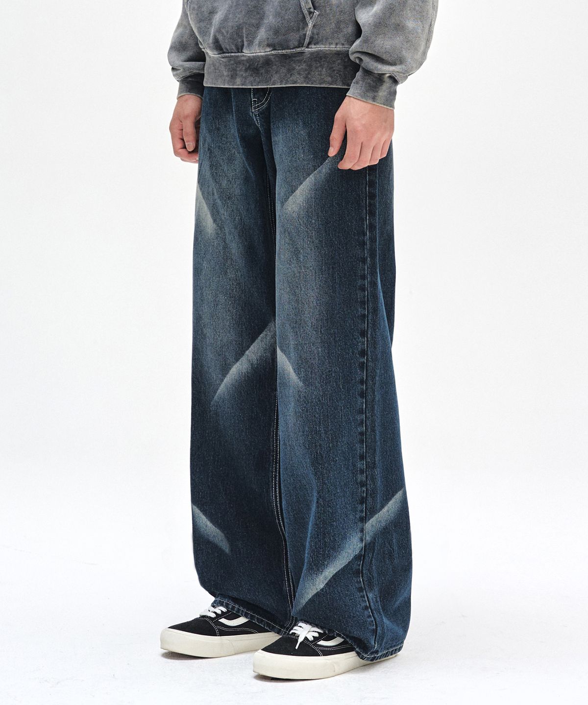 데케트(DECET) Diagonal Bleach Wide Jeans DCPT048DBlueA - 사이즈 & 후기 | 무신사