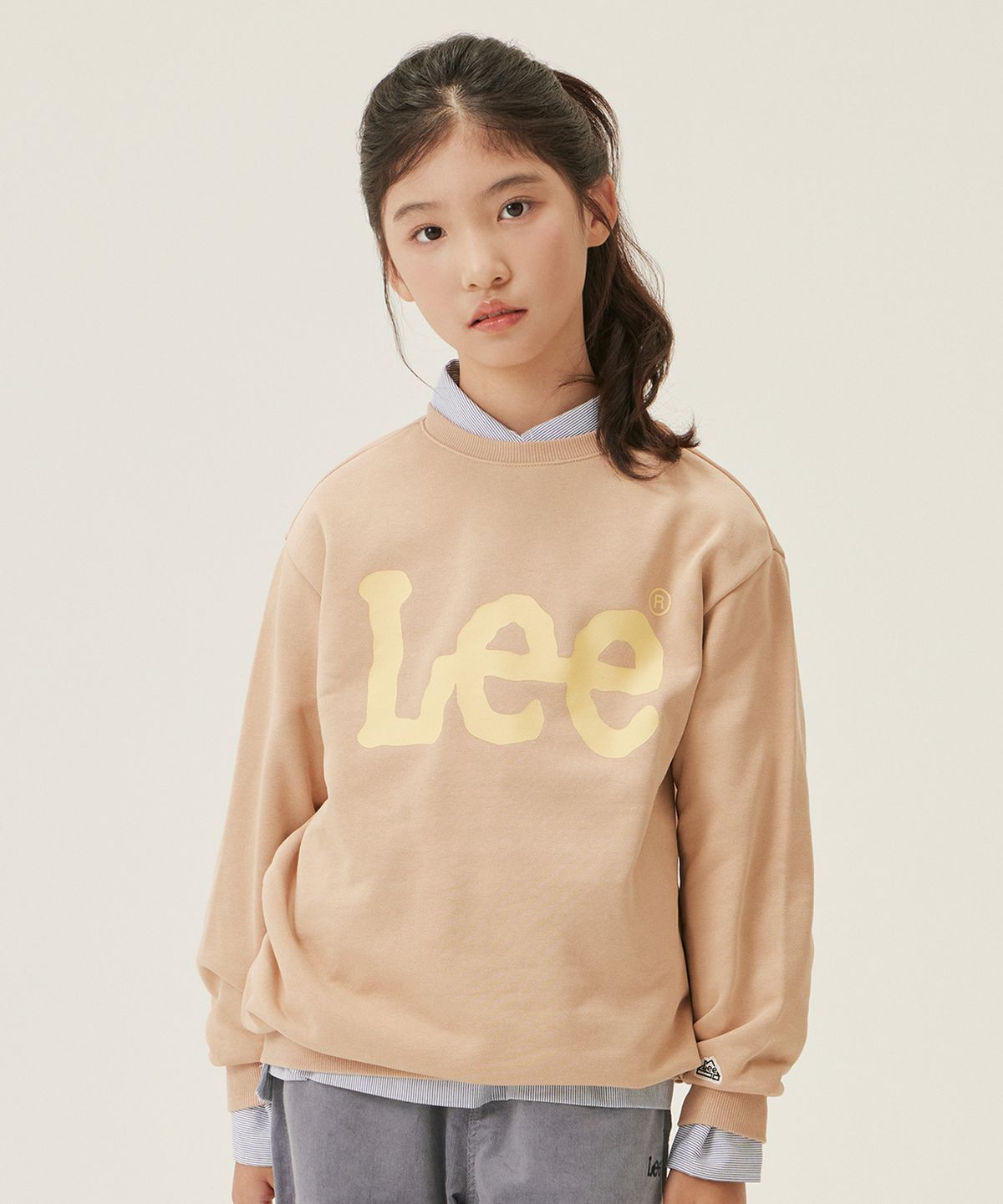 리 키즈(LEE KIDS) 빅 트위치 로고 레귤러핏 스웨트셔츠 베이지 LK2403CR01BE