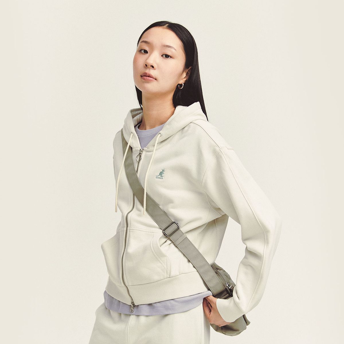 캉골(KANGOL) 우먼스 클래식 로고 집업 5135 에크루