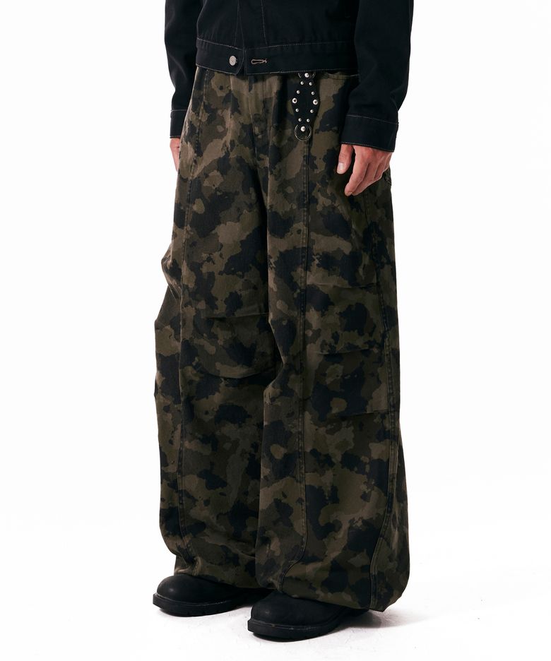 Knee Pin-tuck Camouflage Twill Pants (Khaki)