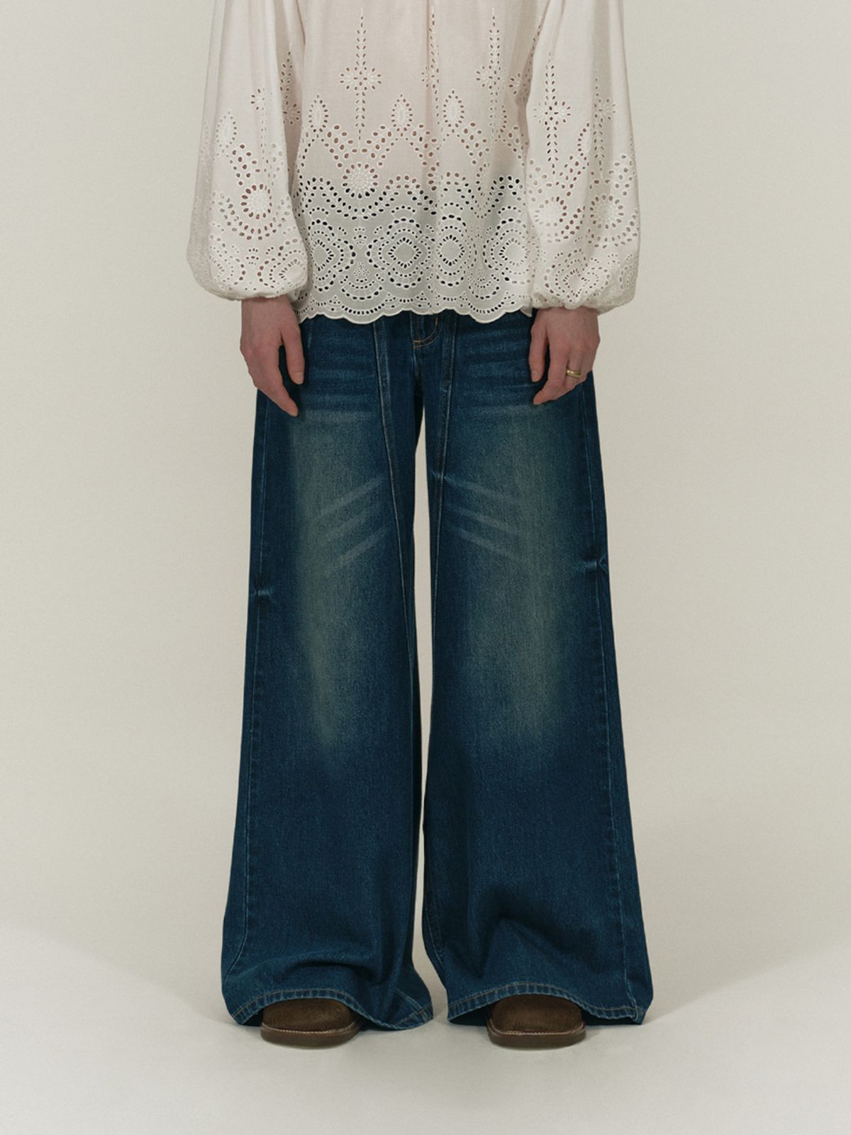 솔티페블(SALTY PEBBLE) DIAGONAL LINE WIDE JEAN [BLUE]