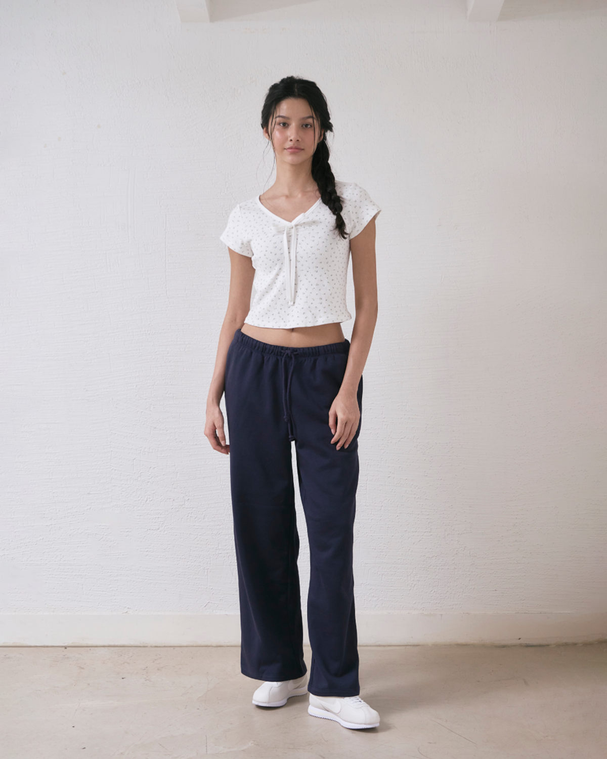 서울리(SEOULI) WILDFLOWER BASIC CROP TOP [PURE WHITE]