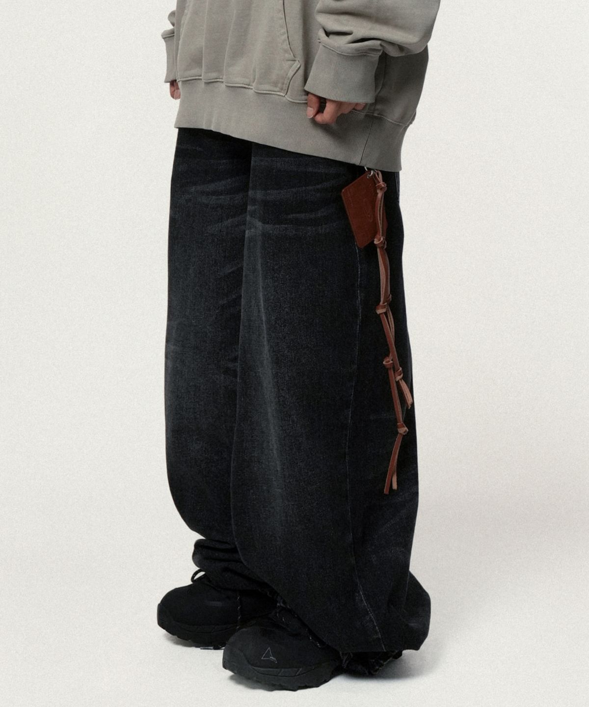 아이돈워너셀(IDWS) Spear Denim Pants Black