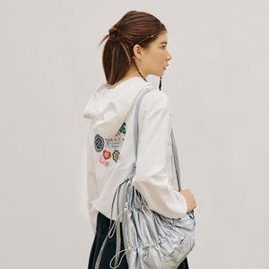 주니어 아플리케 자수 크롭 후드티셔츠