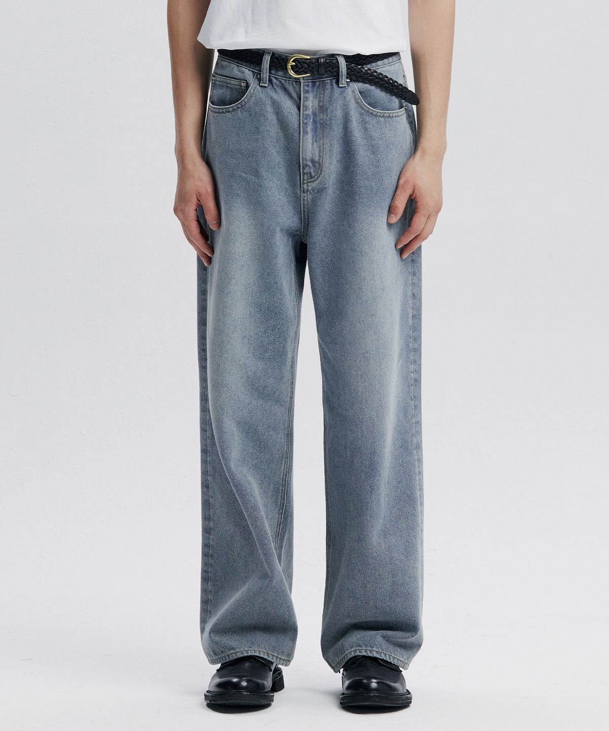 브랜디드(BRANDED) COMFY JEANS (SMOKY LIGHT BLUE)