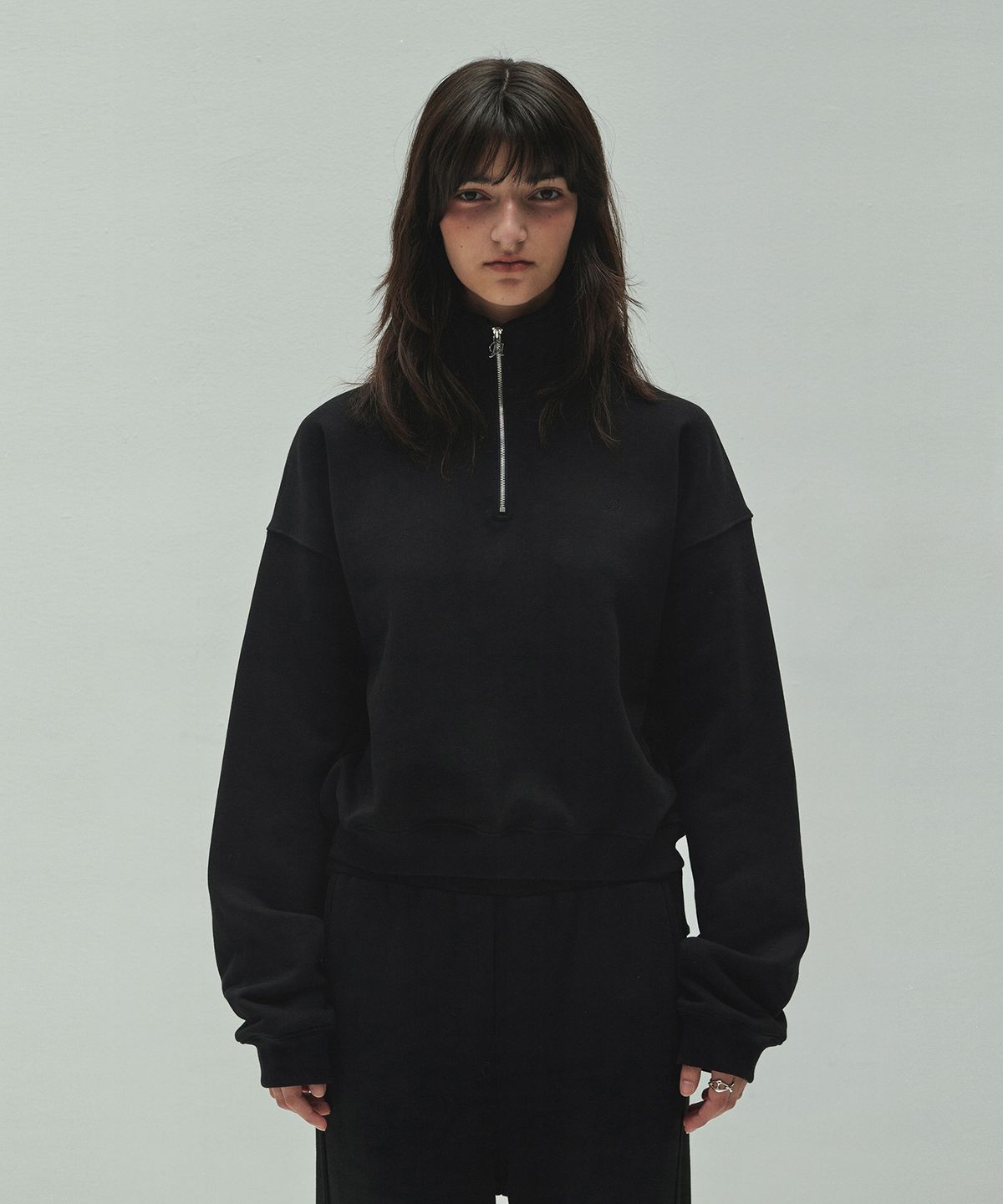 다이애그널(DIAGONAL) DIAGONAL LOGO HALF ZIP UP (black)