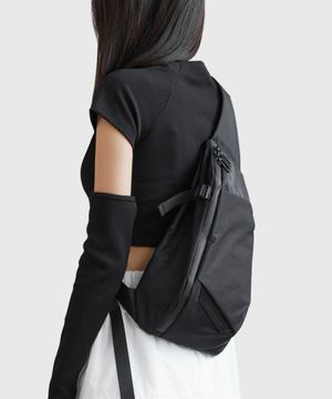 스튜어트 W19 크로스 바디 백 슬링백 블랙