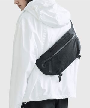 스튜어트 W20 크로스 바디 백 슬링백 블랙