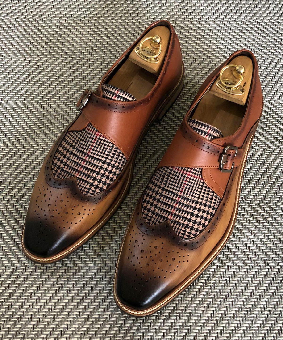 조앤슈(JOENSHOE) 던킨 3패턴 싱글 몽크스트랩 브라운
