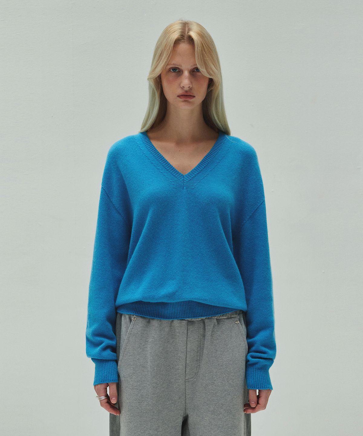 다이애그널(DIAGONAL) V NECK CASHMERE KNIT (blue)