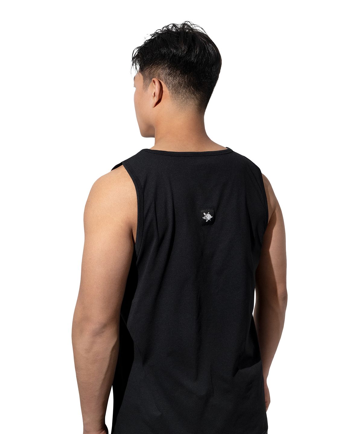 와일(WHILE) 24SS 블랙 테이프 슬리브리스 (BLACK)