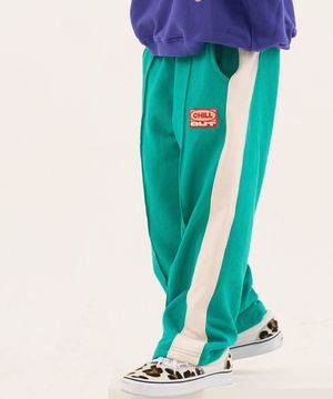 라인 레귤러 핏 트레이닝 팬츠 그린