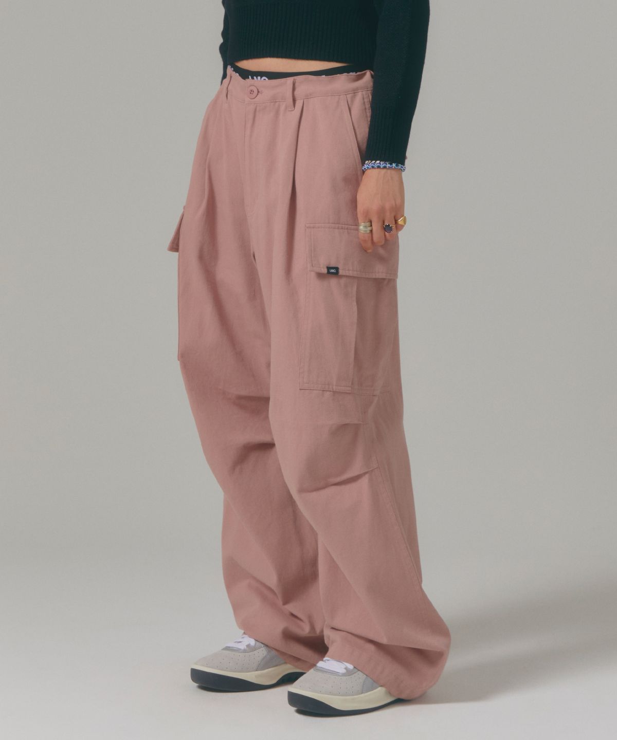 엘엠씨(LMC) WIDE CARGO PANTS dark pink