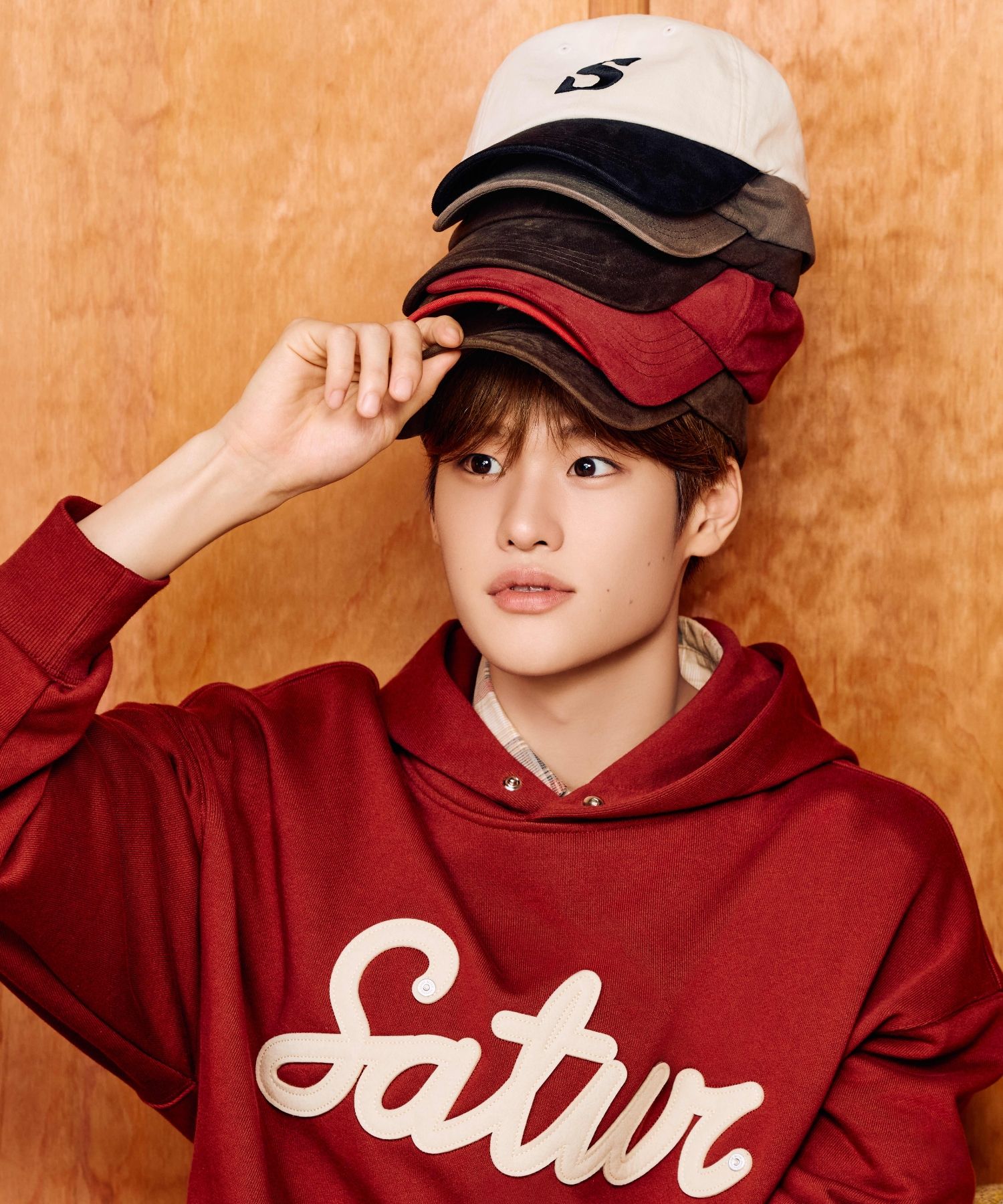 MUSINSA公式 | SATUR Lugo Applique Rivet Hood Burgundy