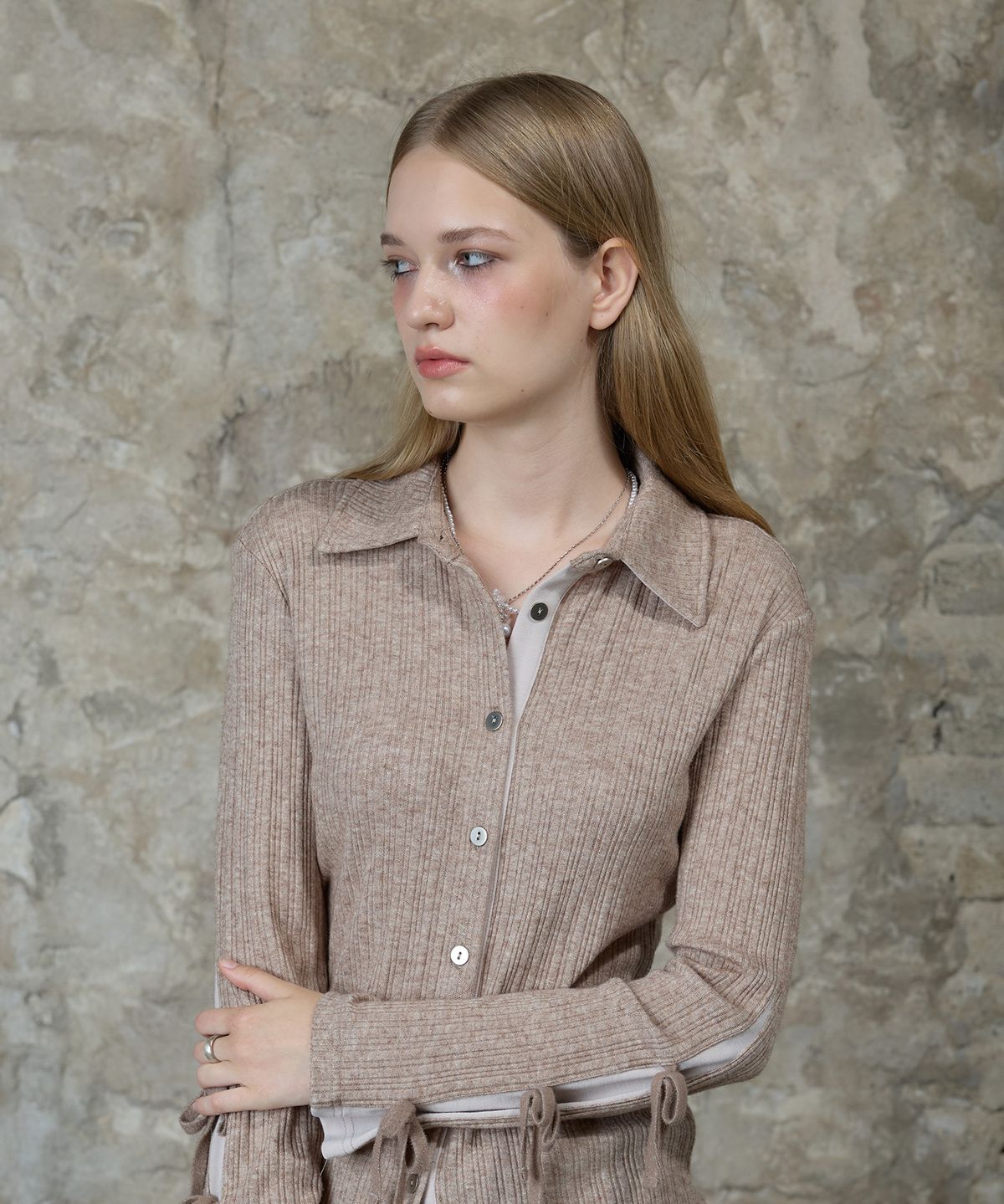 라티젠(LARTIGENT) L13 RIBBON SHIRT(BROWN)