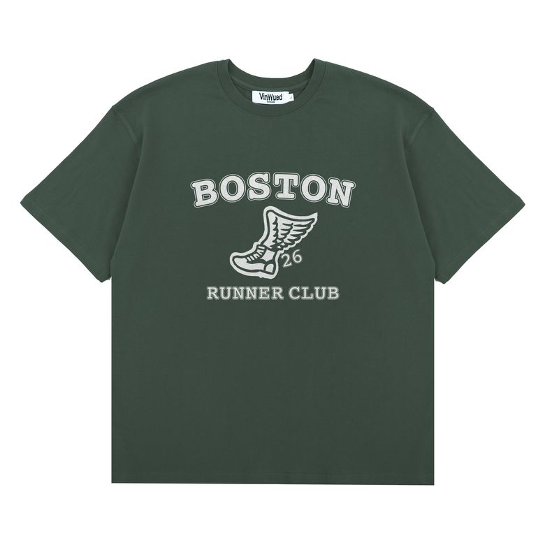 Boston Runner Club 보스턴 러너 클럽 레터링 딥그린 세미오버핏 티셔츠