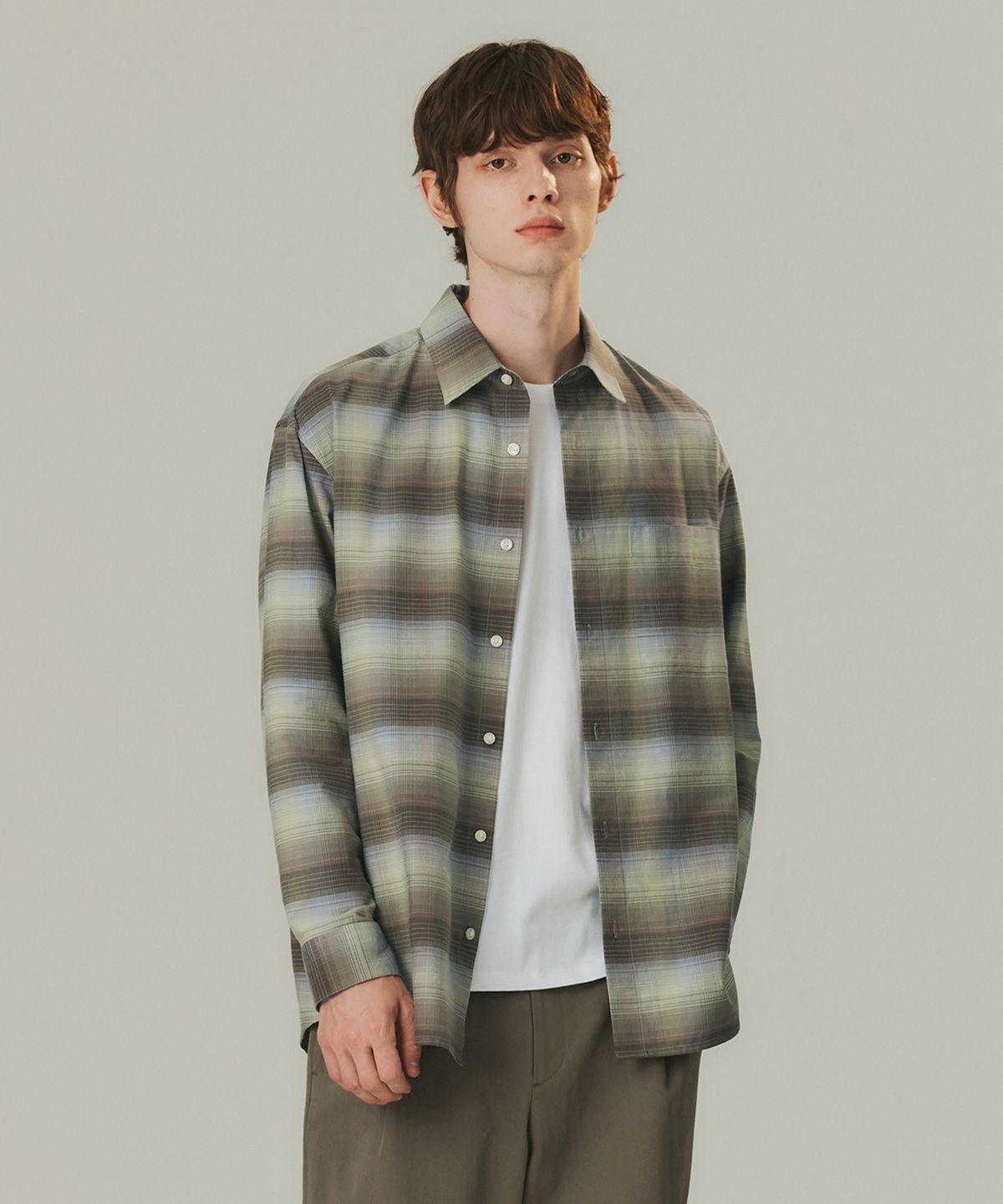 마인드브릿지(MINDBRIDGE) 그라데이션체크오버핏셔츠 MYWS6154