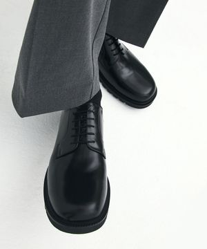 클래식 스퀘어 더비 슈즈 522431001