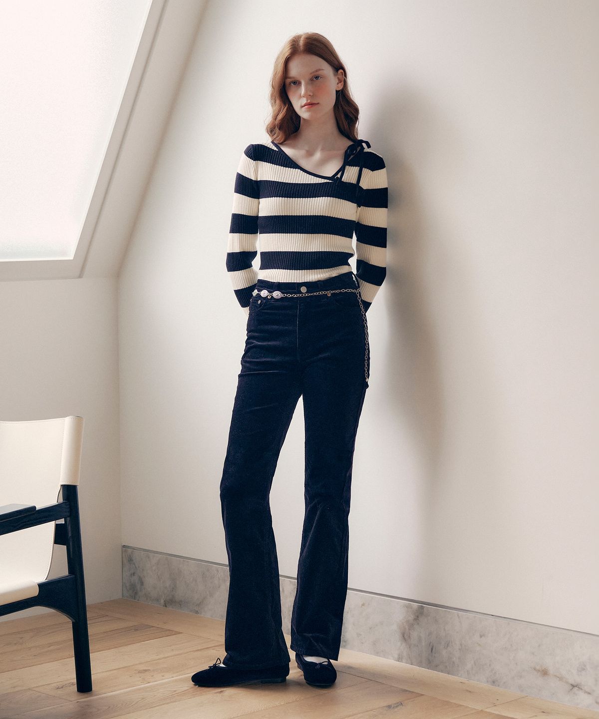 로라로라(ROLAROLA) VELVET BOOTS CUT PANTS BLACK