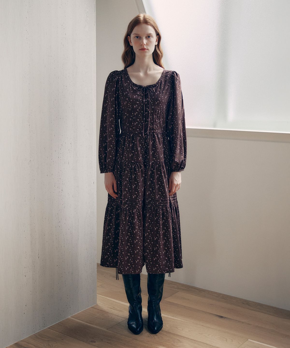 로라로라(ROLAROLA) FLOWER PINTUCK LONG DRESS BROWN