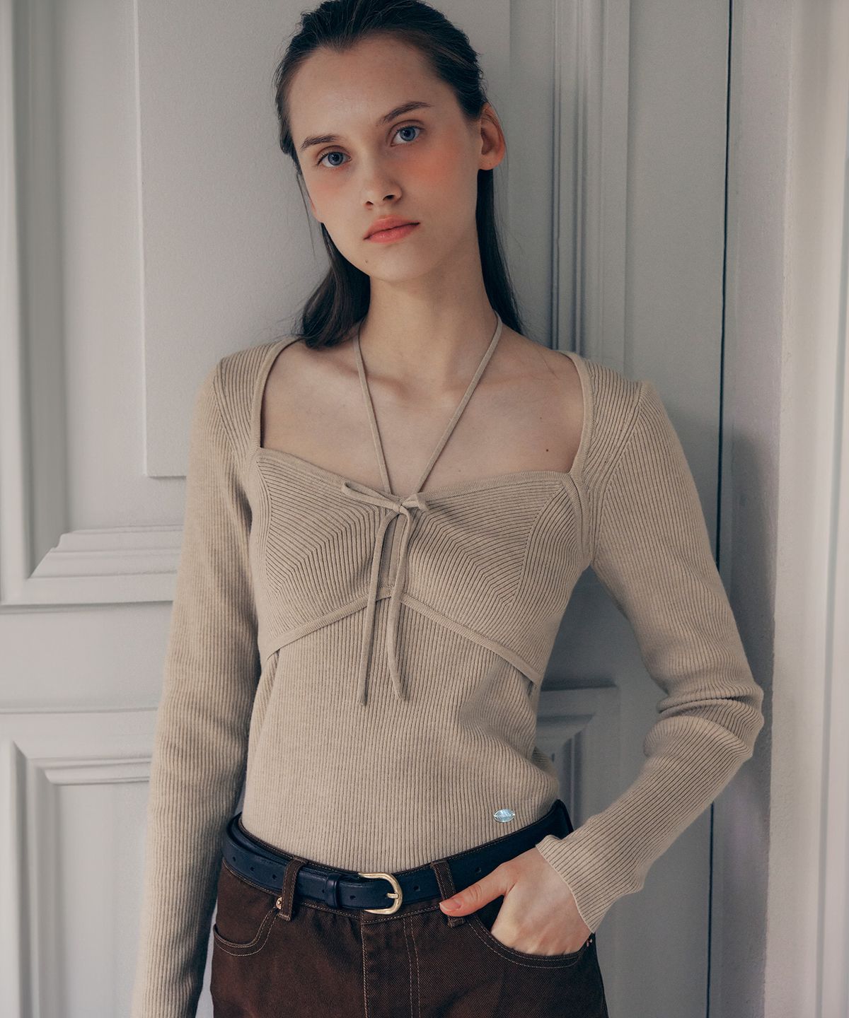 로라로라(ROLAROLA) RIBBON HALTER KNIT DEEP BEIGE