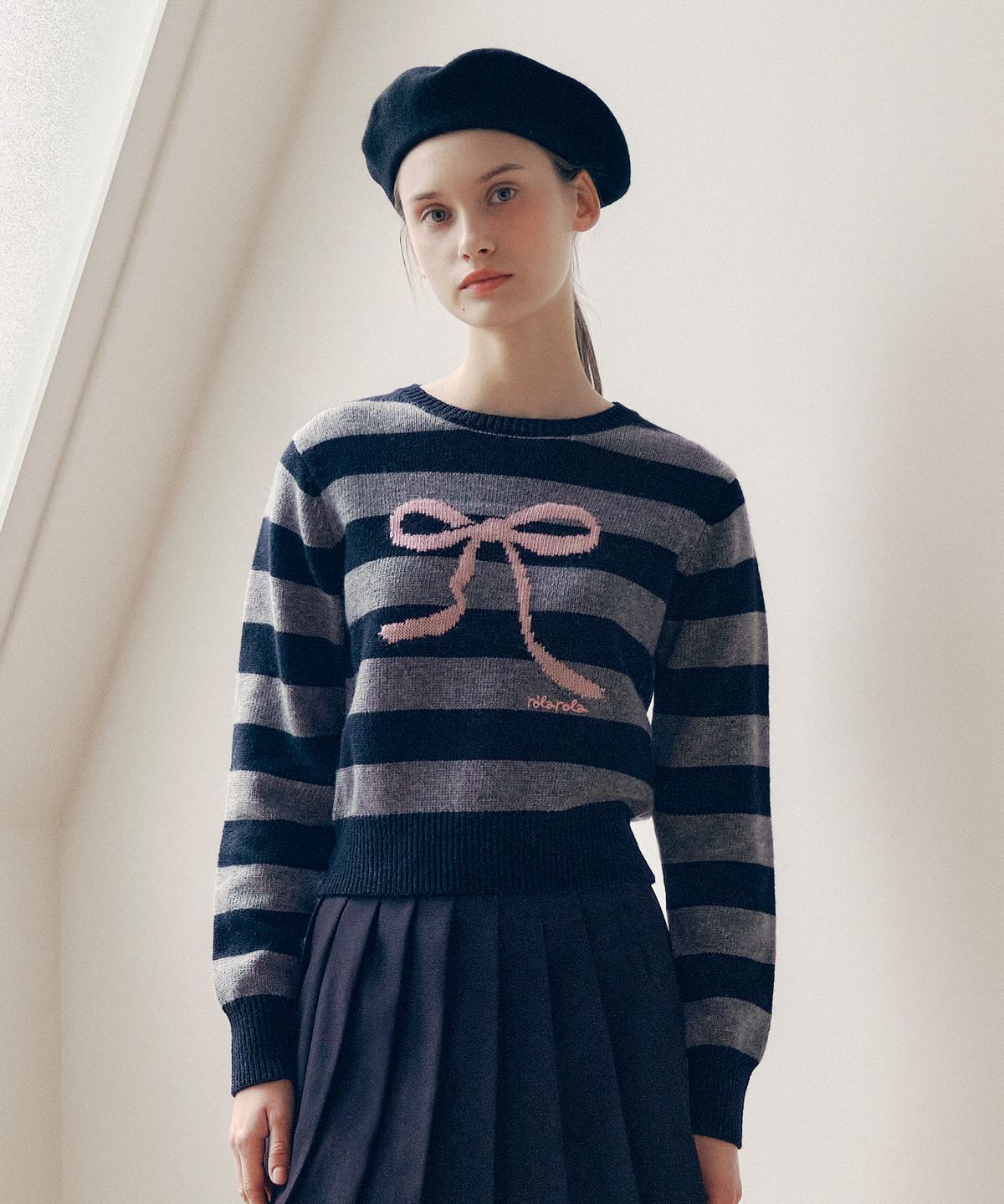 로라로라(ROLAROLA) WOOL BLENDED RIBBON STRIPE KNIT GY+BK