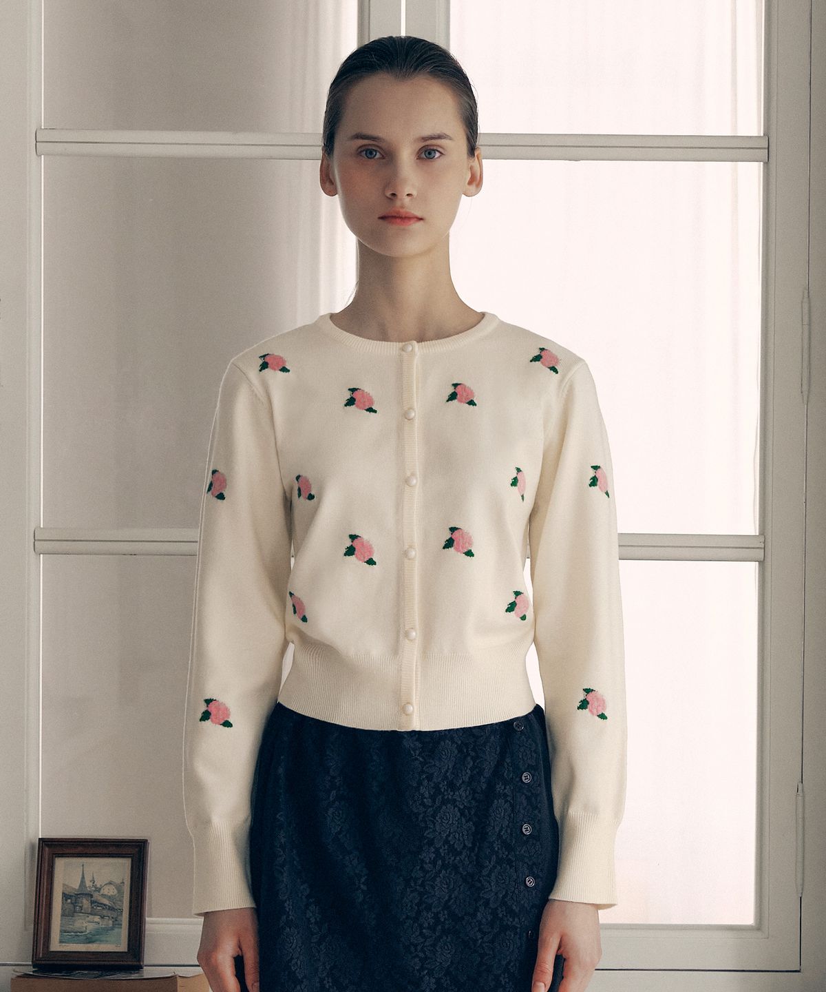 로라로라(ROLAROLA) VINTAGE ROSE CARDIGAN IVORY
