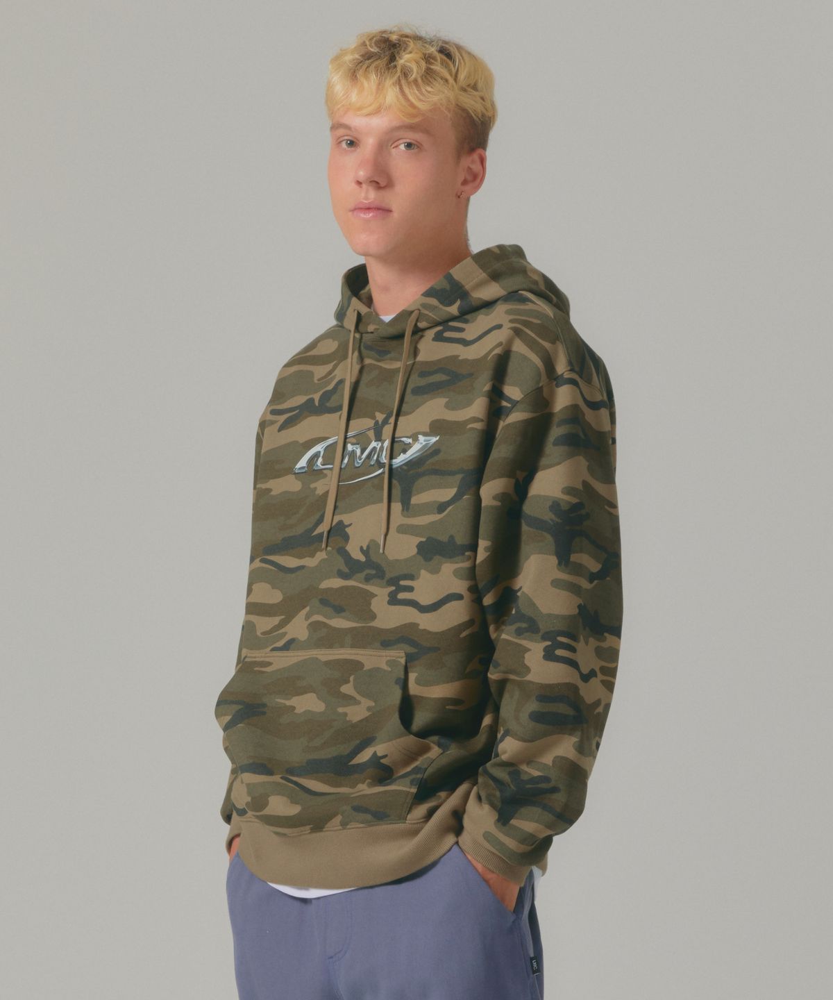 엘엠씨(LMC) 3D METALLIC LOGO HOODIE camo