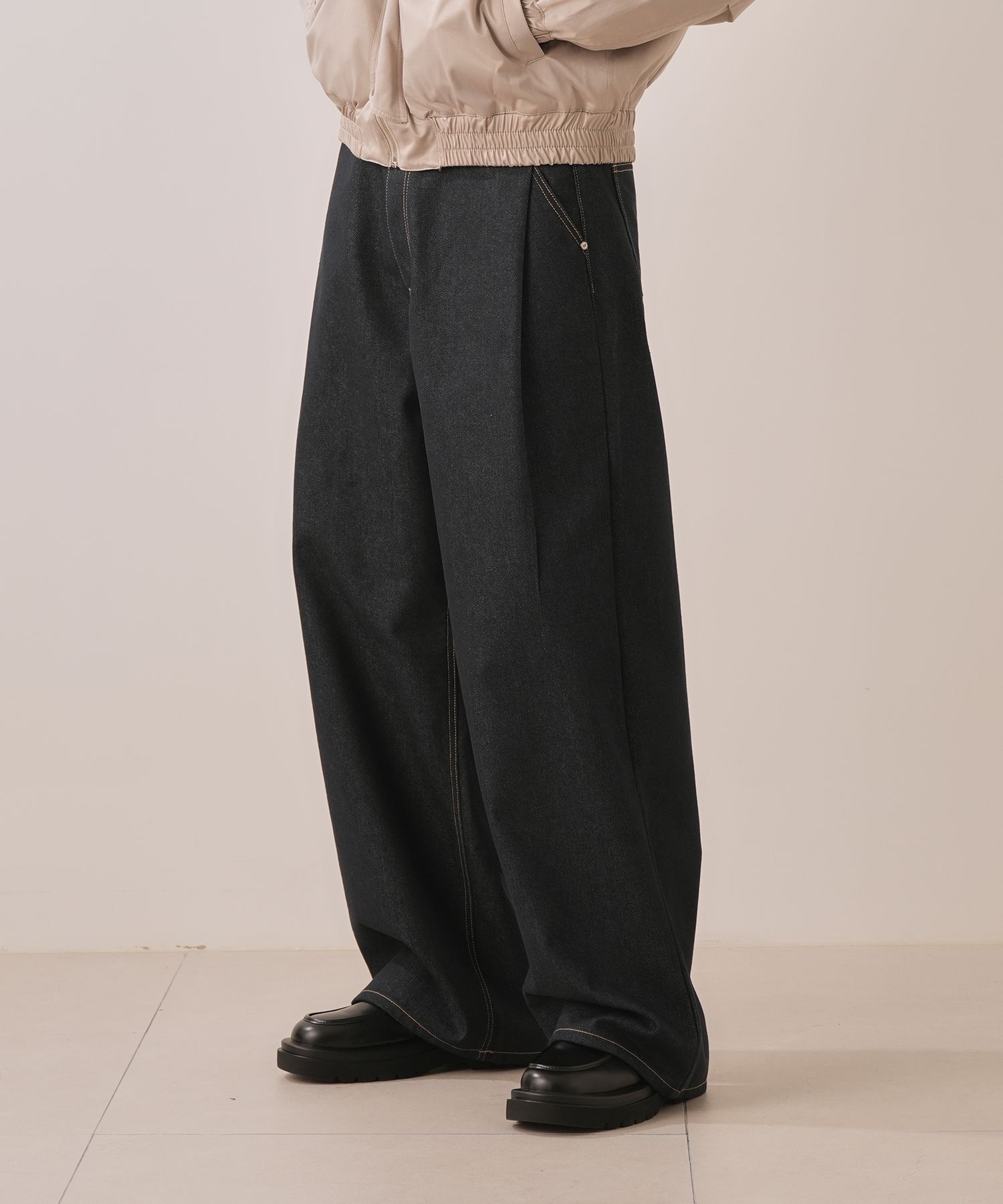 Shop Pants at MUSINSA