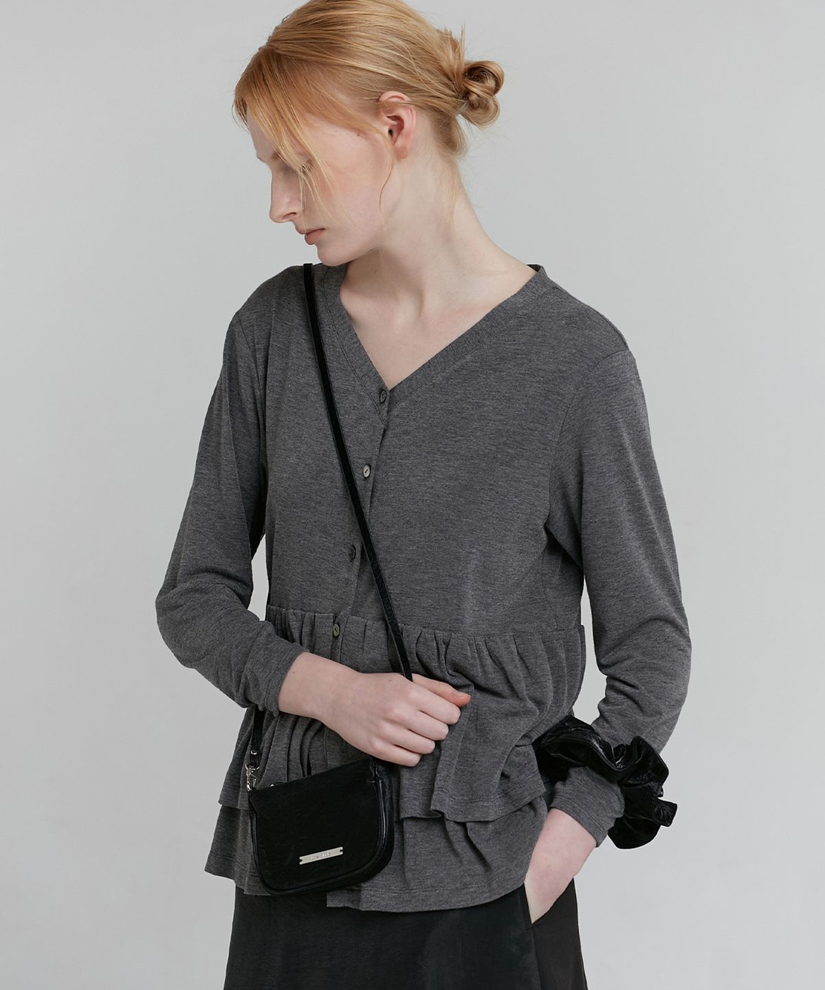 로우타이드(LOW TIDE) SCRUNCHIE MINI BAG [BLACK]