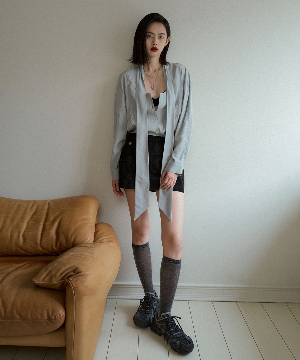오버듀플레어(OVERDUEFLAIR) U NECK LONG TIE BLOUSE_MINT GRAY