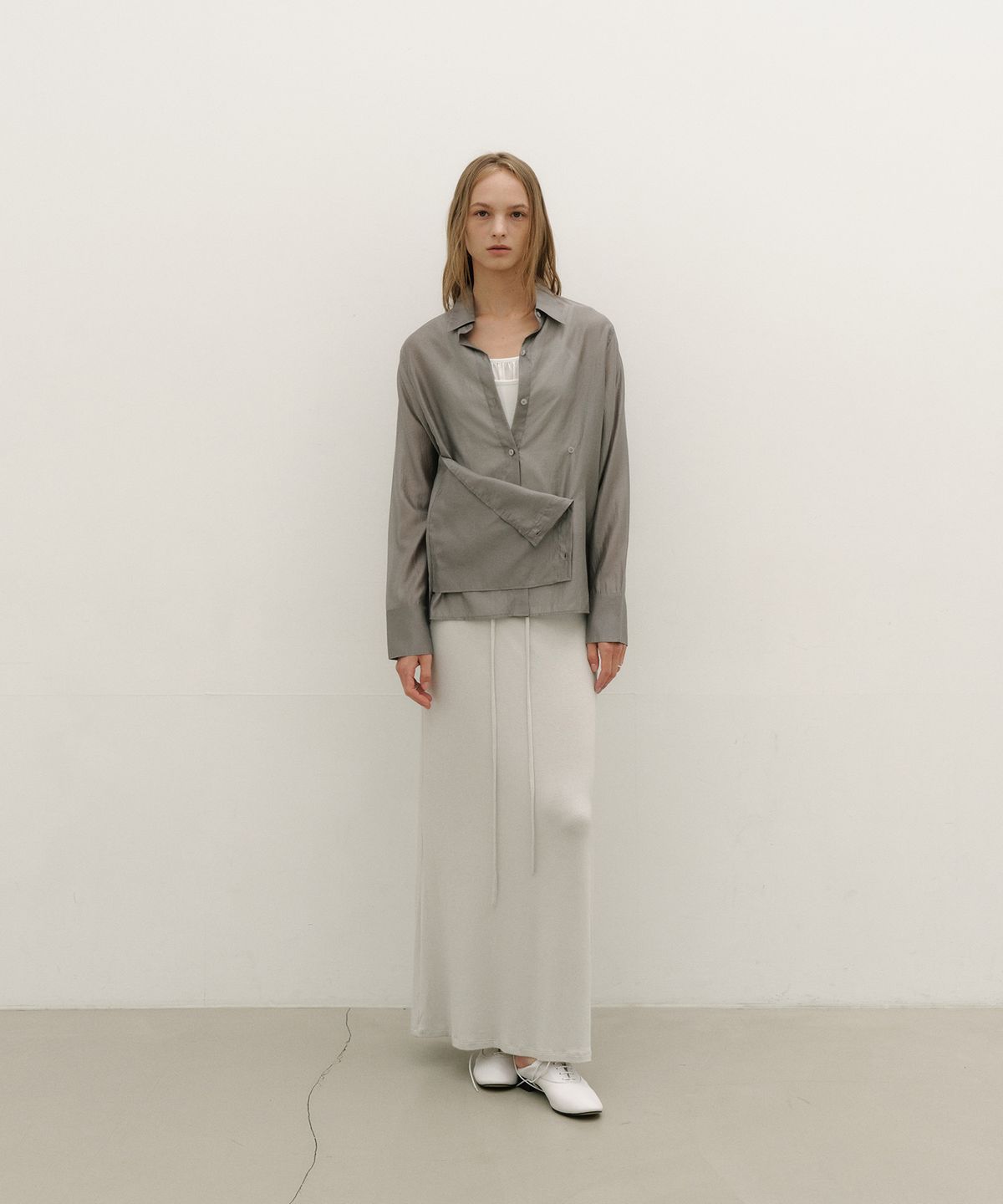 로우타이드(LOW TIDE) SILKY BUTTON WRAP SHIRT [GREY]