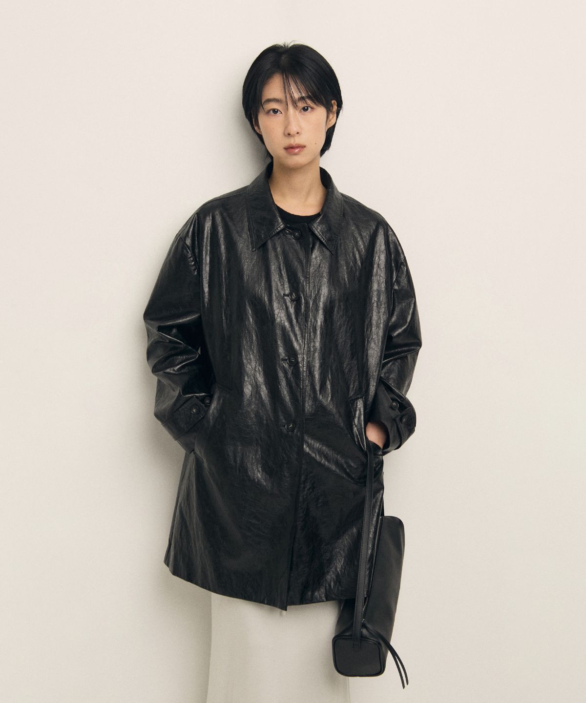 로우타이드(LOW TIDE) LEATHER HALF COAT [BLACK]
