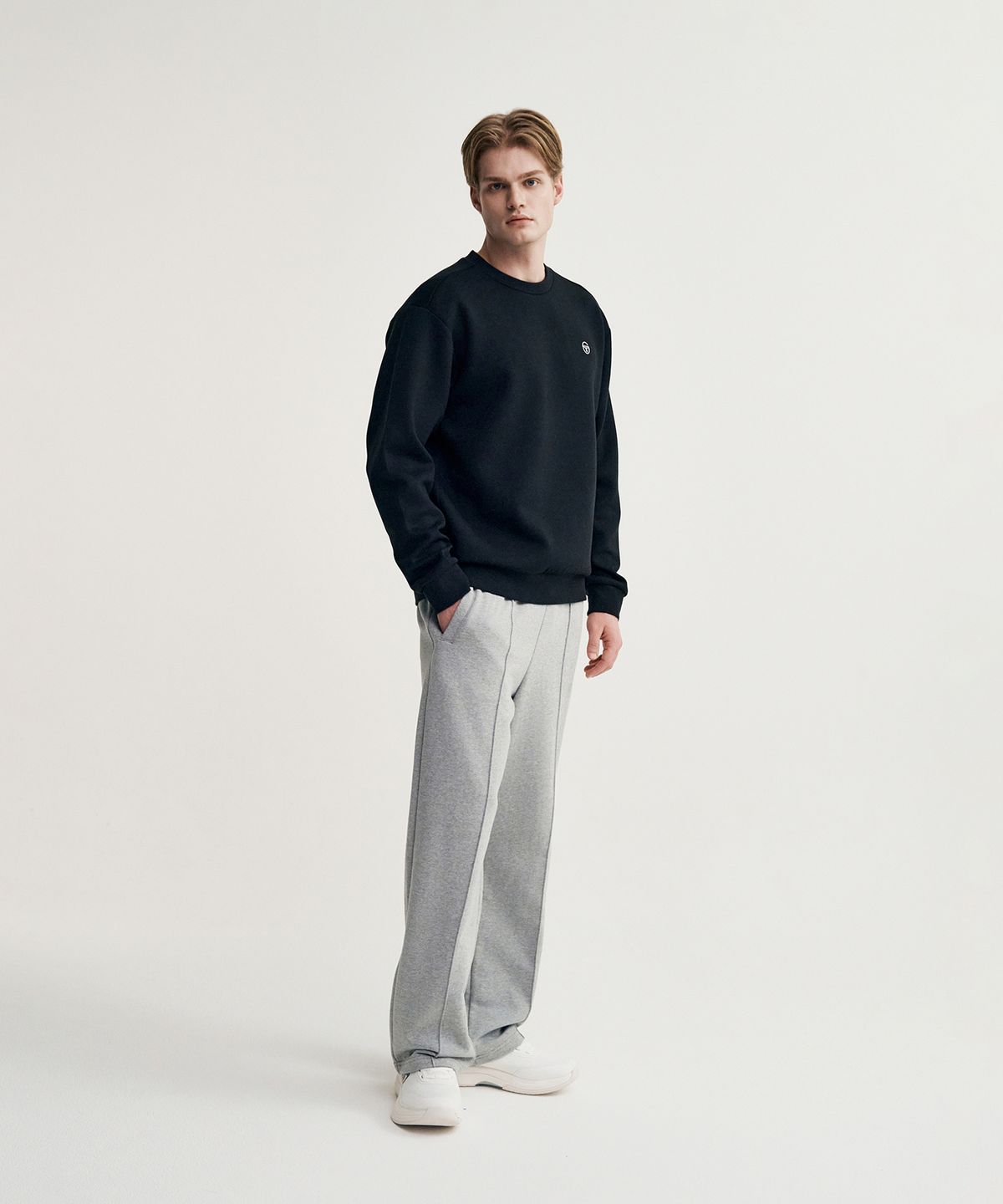세르지오 타키니(SERGIO TACCHINI) U 데일리 캄포 쿠쉬라이트 맨투맨 (Black)