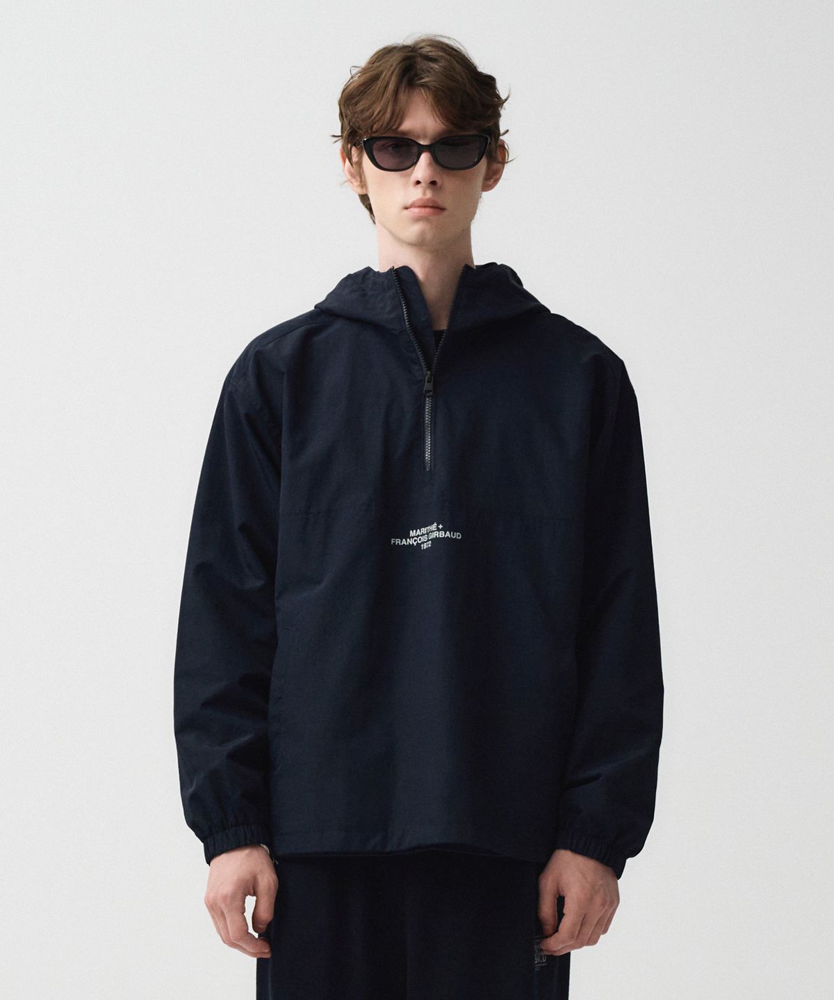 마리떼 프랑소와 저버(MARITHÉ + FRANҪOIS GIRBAUD) LETTERING LOGO NYLON ANORAK HOODIE dark navy