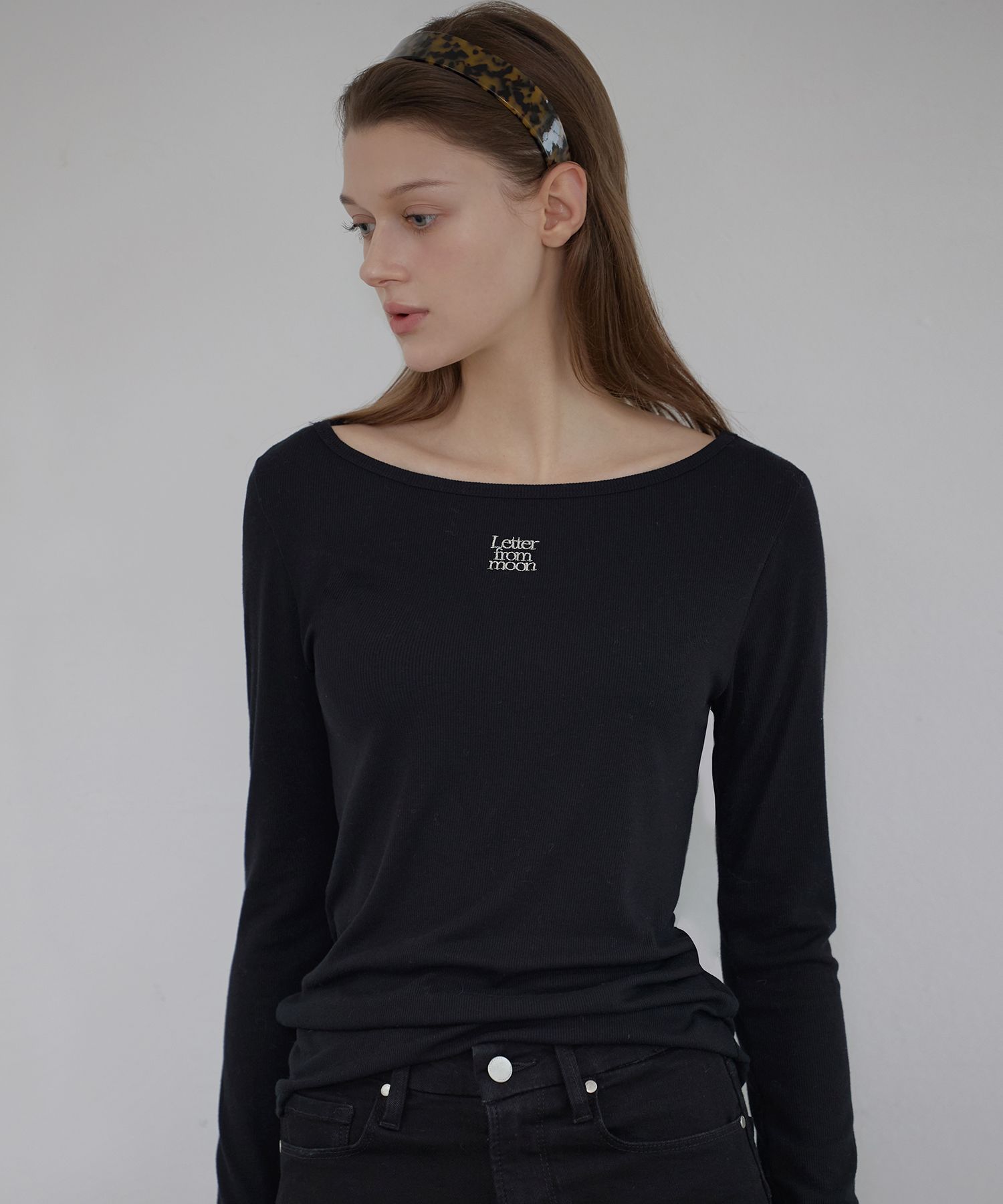 【韓国LETTER FROM MOON】Logo Silver Embroidered Slim Fit T Logo Silver Embroidered Slim Fit T-shirt ( 2 colors