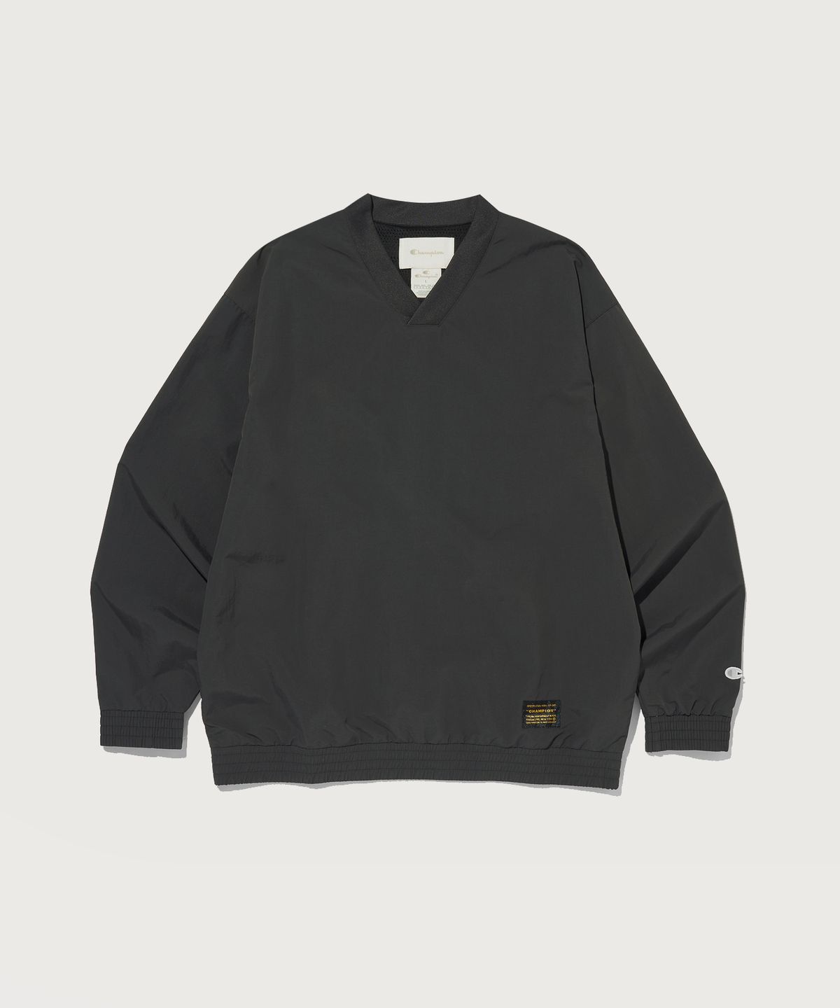 챔피온(CHAMPION) 브이넥 웜업 나일론 풀오버 티셔츠 Charcoal Grey