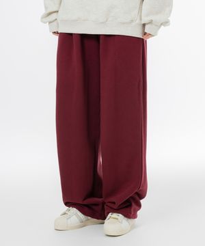 소프트 쭈리 원턱 와이드 스트링 트레이닝팬츠 버건디